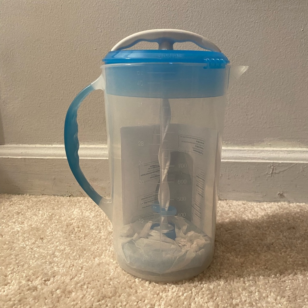 *NEW* Formula Mixing Pitcher
